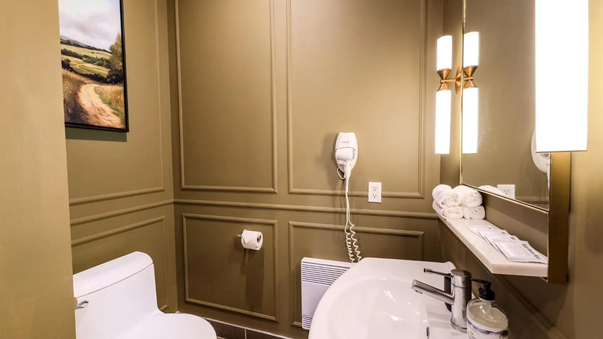 Aparthotel Self Check-In Boutique Hotel - Quartier Latin - Room 301 Montreal Canada