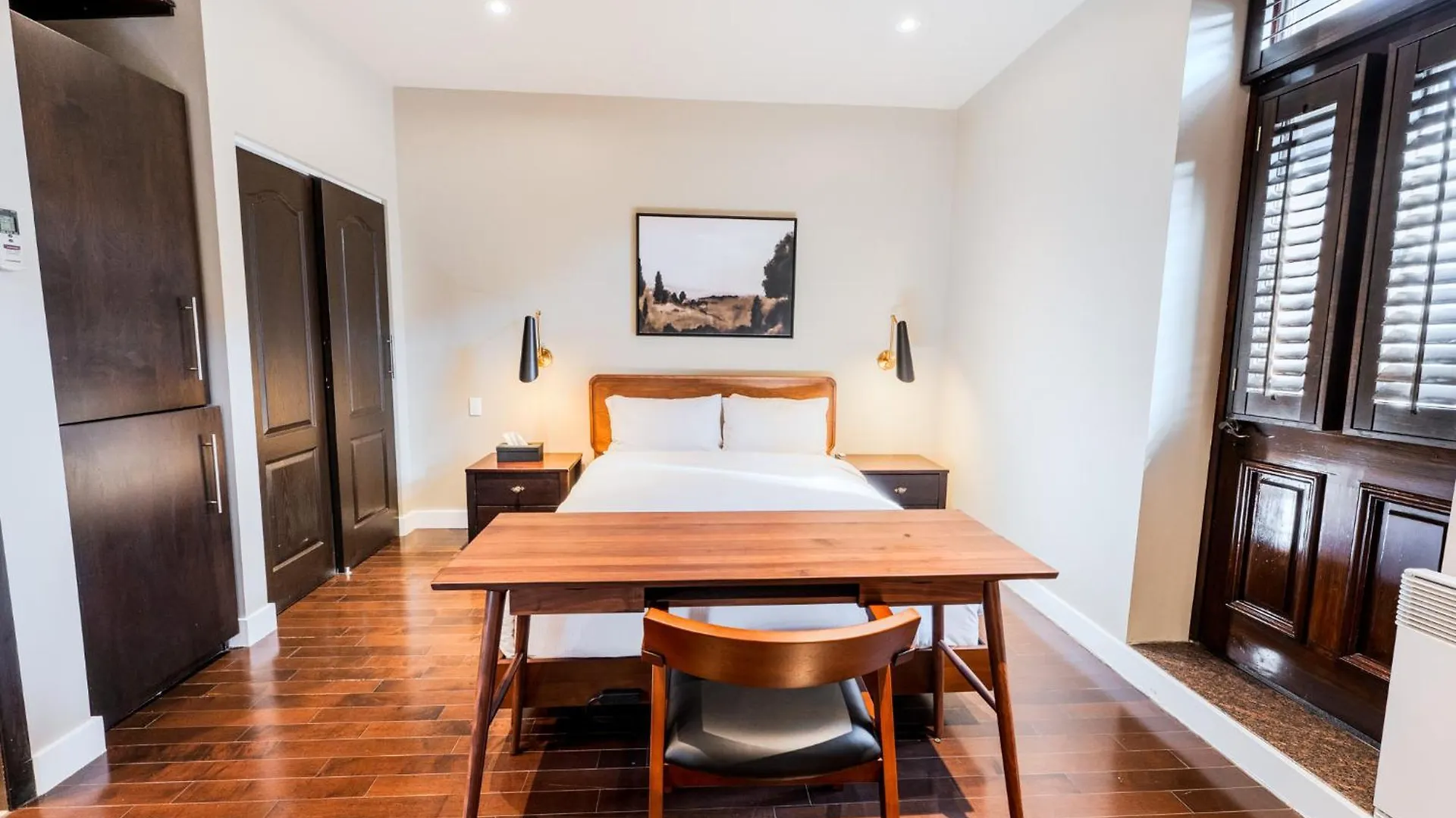 Self Check-In Boutique Hotel - Quartier Latin - Room 301 Montreal Aparthotel