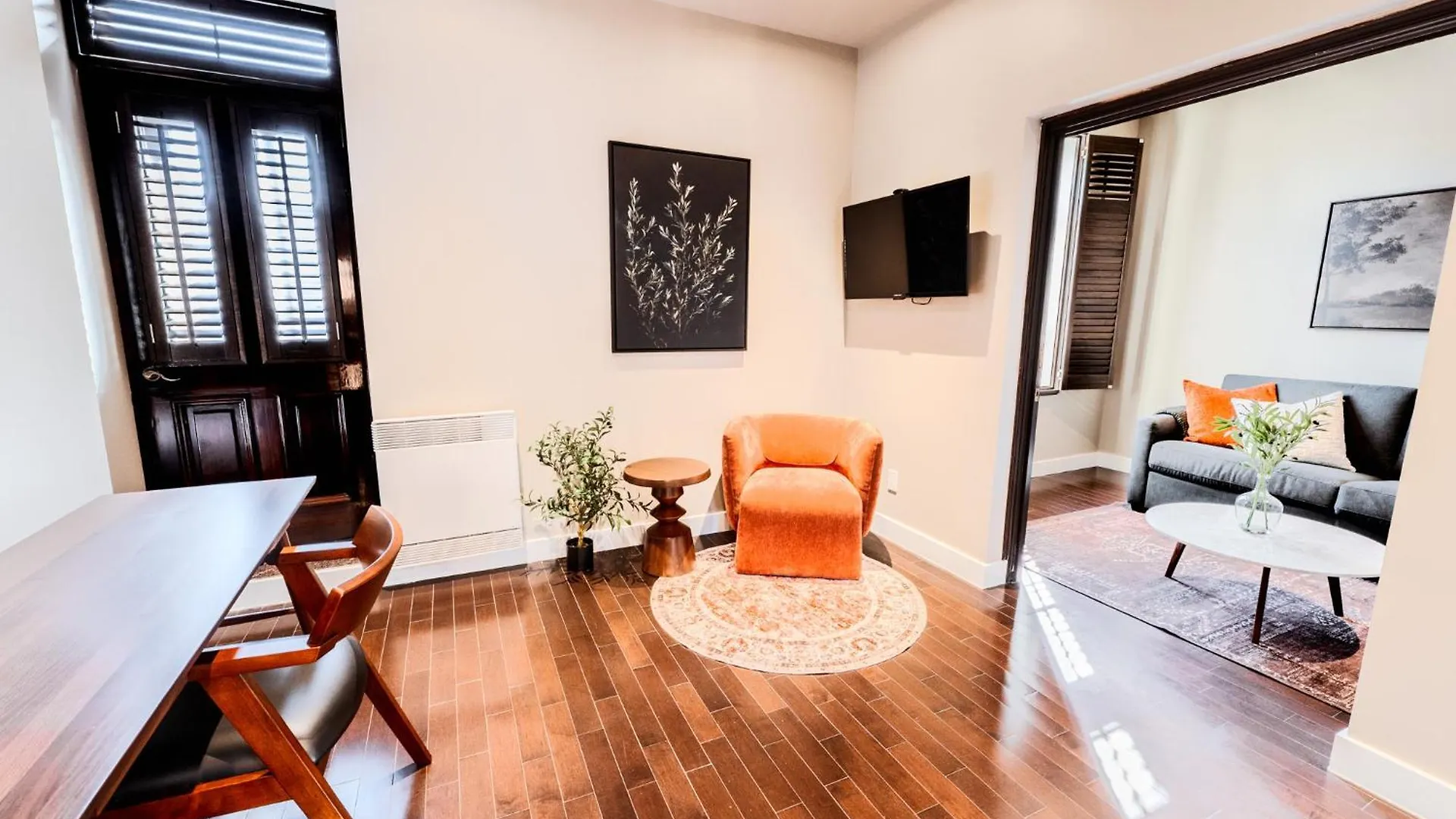 Self Check-In Boutique Hotel - Quartier Latin - Room 301 Montreal Canada
