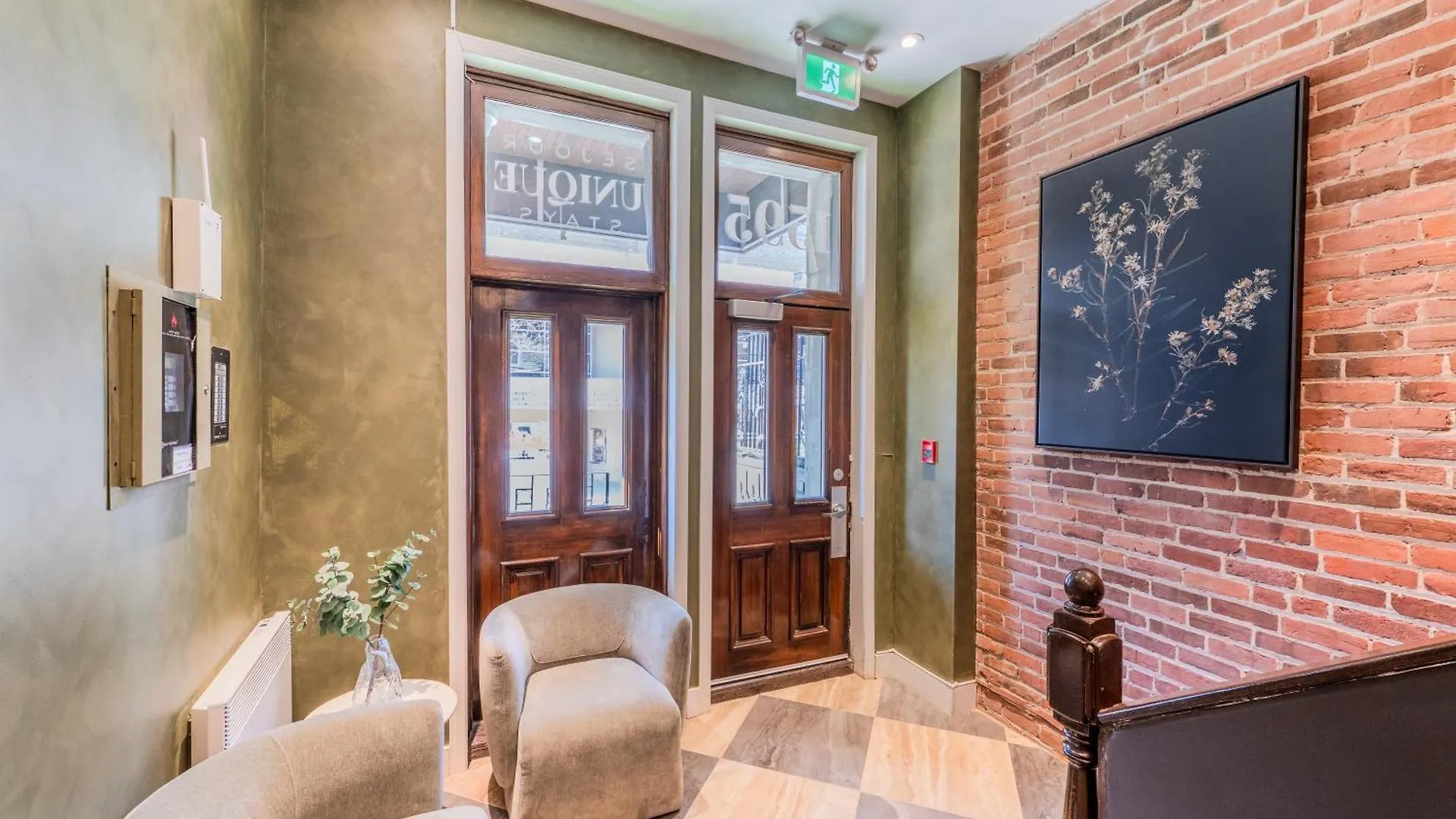 Self Check-In Boutique Hotel - Quartier Latin - Room 301 Montreal Canada