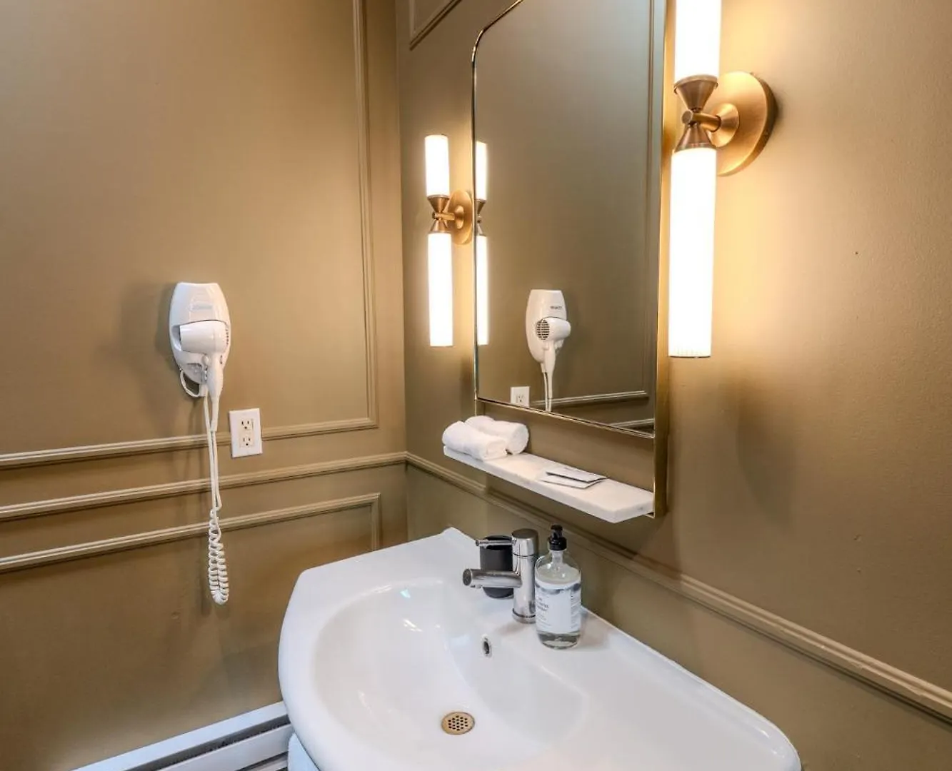 Self Check-In Boutique Hotel - Quartier Latin - Room 301 Montreal Aparthotel